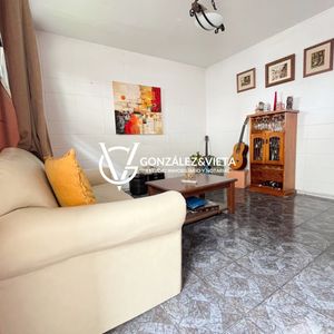 Apartamento De 3 Dormitorios Con Fondo, Parrillero Y Entrada Para Vehiculo