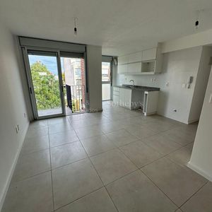 Alquiler  Penthouse Dúplex De  1 Dormitorio A Mts Mdeo Shopping                      Mitorio Con Gr