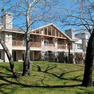 Apartamentos De 2 Dormitorios En Carrasco A Estrenar