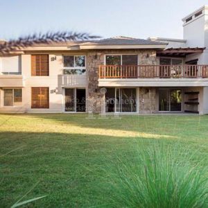 Gran Apartamento De 3 Dormitorios !