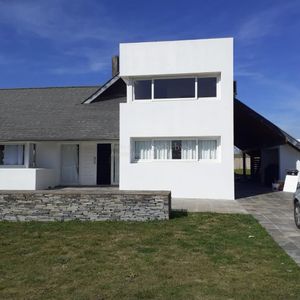 Muy Linda Casa En Colinas De Carrasco. Venta Con Renta