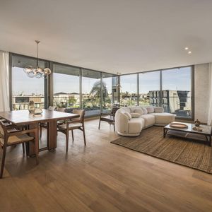 Excelente Apartamento De 3 Dormitorios Y 4 Baños.