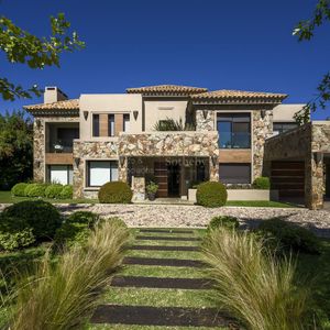 Muy Buena Casa En Carmel