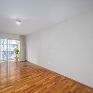 Venta Con Renta Apartamento De 3 Dormitorios Con Patio Y Barbacoa Con Doble Cochera