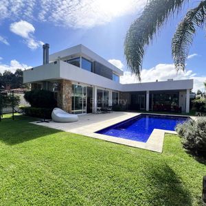 Exclusiva Casa En Venta En Punta Gorda 5 Dormitorios Diseño Inteligente Con Enfoque En Confort Y Seg