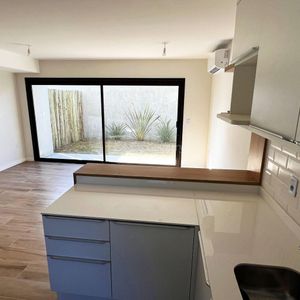 Venta Housing A Estrenar 2 Dormitorios Con Jardín Propio Cochera En Carrasco Norte  Casa