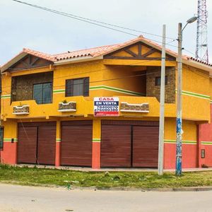 Hermosa Casa Esquina Comercio