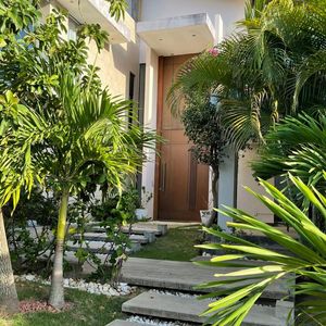 Casa De Lujo En Venta - Condominio Jardines Del Urubo