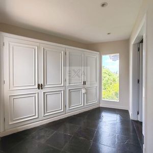 Casa De 5 Dormitorios En El Barrio Privado Lomas De La Tahona