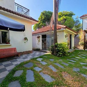 Casa De 4 Dormitorios + Apartamento En Malvín