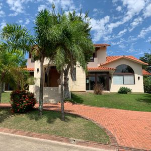 Casa De Lujo Amoblada En Alquiler