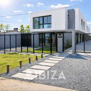 Venta Casa A Estrenar 3 Dormitorios Cochera Y Parrillero