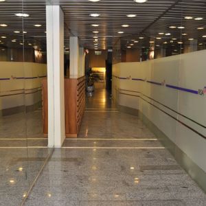 Alquiler De Oficinas En Edificio Sarandi, Ciudad Vieja