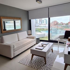 Venta De Apartamento De 1 Dormitorio Y Garaje En Artower