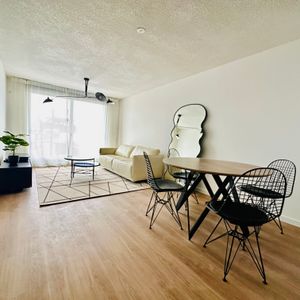 Venta De Apartamento De 2 Dormitorios En Site Propios, Buceo