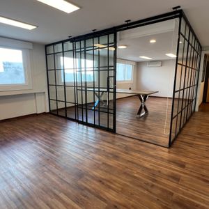 Venta Oficina En Ciudad Vieja Con Renta