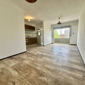Venta Apartamento 2 Dormitorios Al Frente Con Renta Malvin
