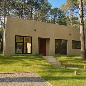 Venta Casa En Punta Ballena 3 Dormitorios Y Piscina