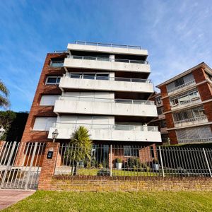Alquiler Apartamento 3 Dormitorios Servicio 2 Garajes Puerto Buceo