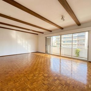 Alquiler Apartamento De 4 Dormitorios Y Garaje En Pocitos