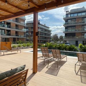 Venta De 4 Dormitorios Con Garaje Y Patio, Costanera Village, Barra De Carrasco