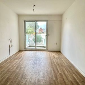 Venta Apartamento 2 Dormitorios Al Frente En La Blanqueada