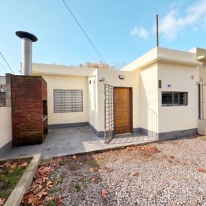 Venta Casa 2 Dormitorios 1 Baño Garaje Y Parrillero Malvin Norte