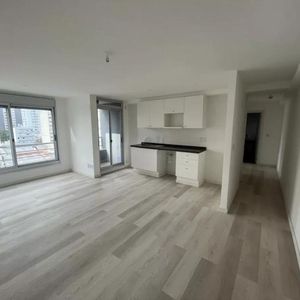 Apartamento - Tres Cruces - Contrafrente,