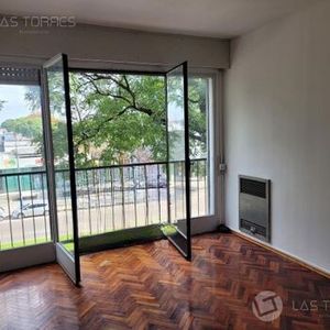 Venta Con Renta, Apartamento, 2 Dormitorios, Tres Cruces