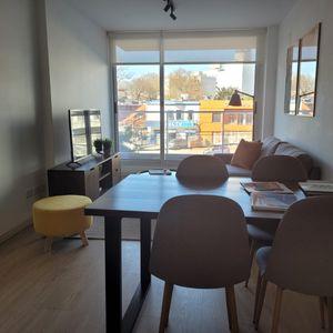 Apartamento En Venta De 2 Dormitorios En Tres Cruces