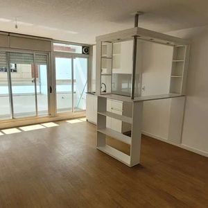 Apartamento En Alquiler C/ Cochera En Tres Cruces