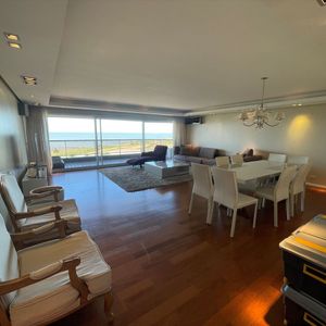 Venta Apartamento 3 Dormitorios 2 Garages Rambla Punta Carretas