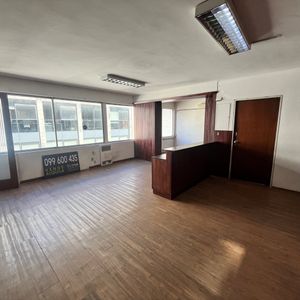 Venta O Alquiler Oficina Ciudad Vieja Con Garaje