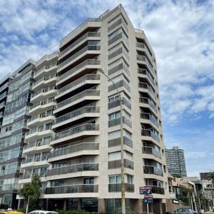 Venta Apartamento 3 Dormitorios, Estar, Parrillero, 2 Garajes, Vista Mar, Rambla Punta Carretas