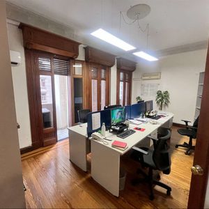 Venta Oficina 4 Oficinas Y Recepción En Edificio De Estilo En Centro