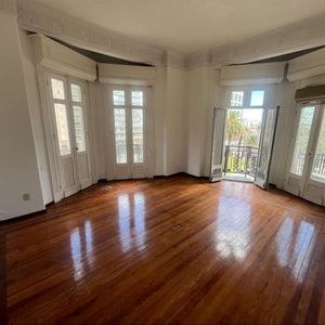 Venta Apartamento 3 Dormitorios Centro Frente A Plaza Independencia