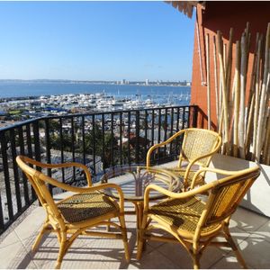 Apartamento En Peninsula, 4 Dormitorios *