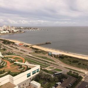 Moderno Apto En Edificio De Alto Nivel