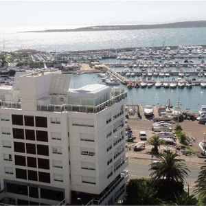 En Venta.. Piso Alto Con Espectacular Vista Al Puerto.