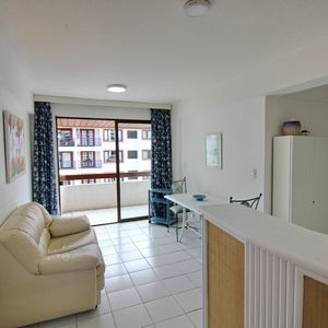 Apartamento De 2 Dormitorios Con Piscina En Venta Y Alquiler En Peninsula, Punta Del Este.