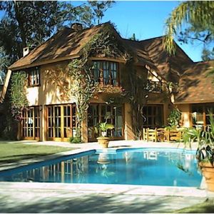 Vendo Casa 6 Dormitorios Con Piscina Y Gran Parque En Rincón Del Indio, Punta Del Este