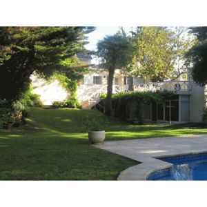 Casa En Alquiler Y Venta..  Zona De Playa Mansa, A 50 Ms Del Mar. Punta Del Este.