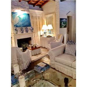 Casa En Venta. A Seis Cuadras Del Mar.  Cuenta Con Tres Dormitorios.