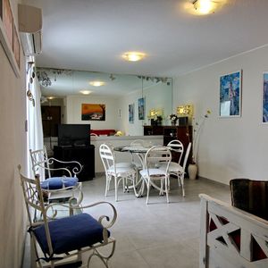 En  Alquiler Y Venta. .muy Lindo Apto En El Corazón De La Península