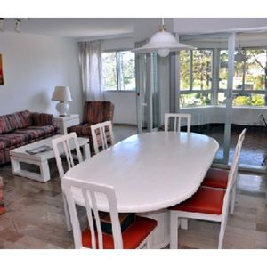 Apartamento En Venta! Muy Lindo Apartamento Ubicado Sobre Roosvelt.