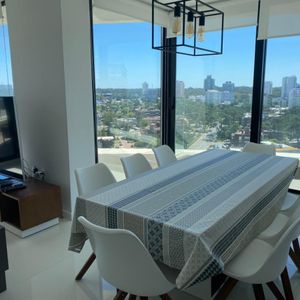 Alquilo Anual Apartamento De 3 Dormitorios En Torre Con Servicios, Punta Del Este