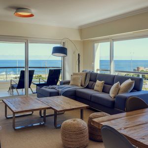 Venta De Pent Huse Sobre Playa Mansa De 4 Suites Con Todos Los Servicios