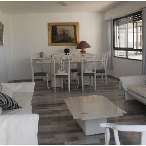 Apartamento En Brava, 3 Dormitorios *