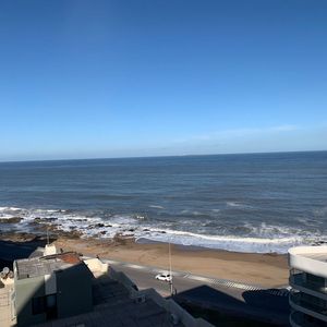 Vendo Apartamento Con Vista Al Mar En Peninsula, Punta Del Este.
