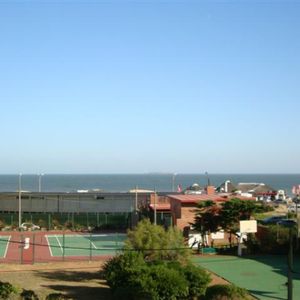 Vendo Apartamento 2 Dormitorios Con Vista Al Mar Y Servicios, Punta Del Este